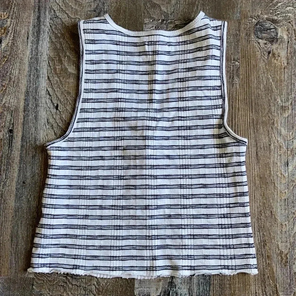 American Eagle |crop  tank top - Picture 3 of 4